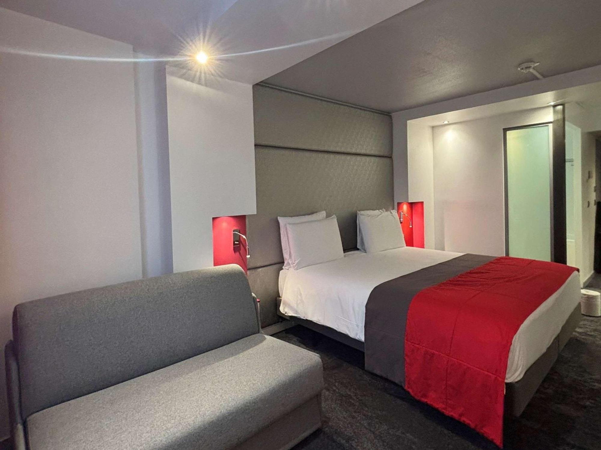 Mercure Paris Montmartre Sacre Coeur Exterior photo